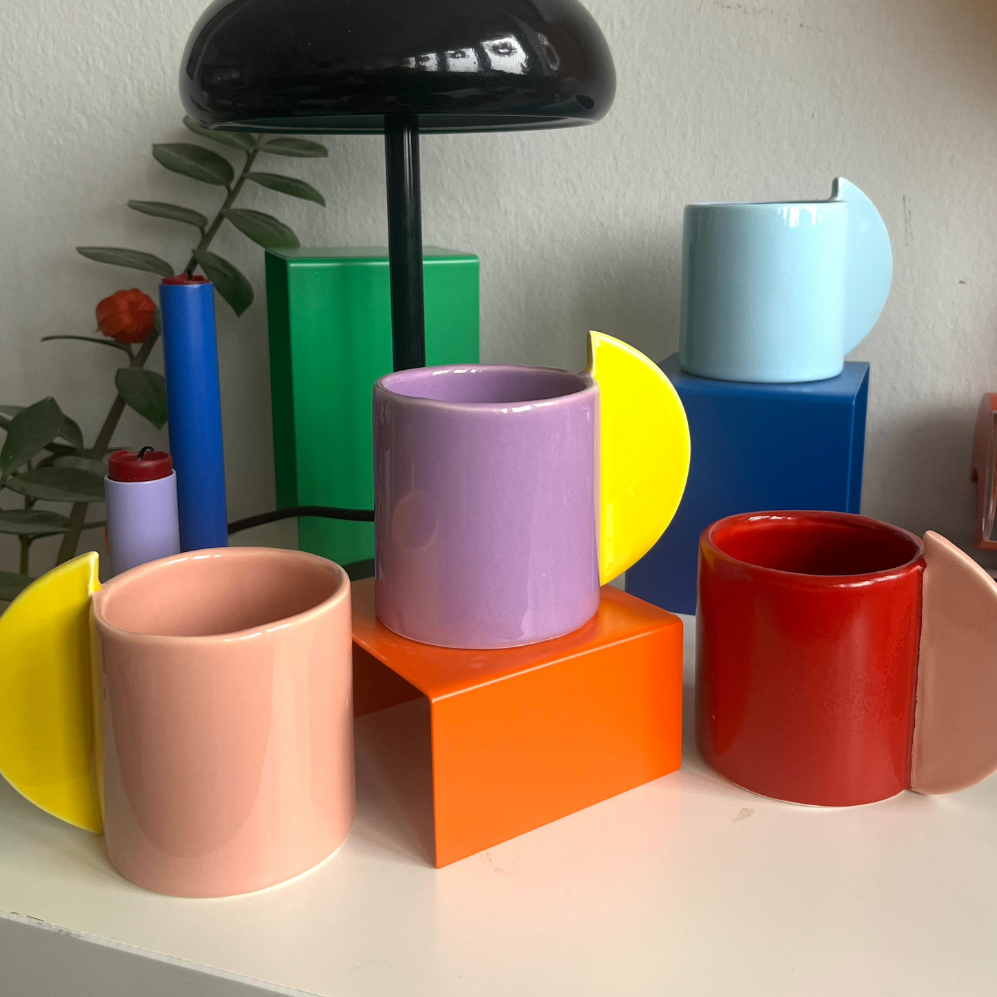 Halbmondförmige Keramiktasse Nr. 201