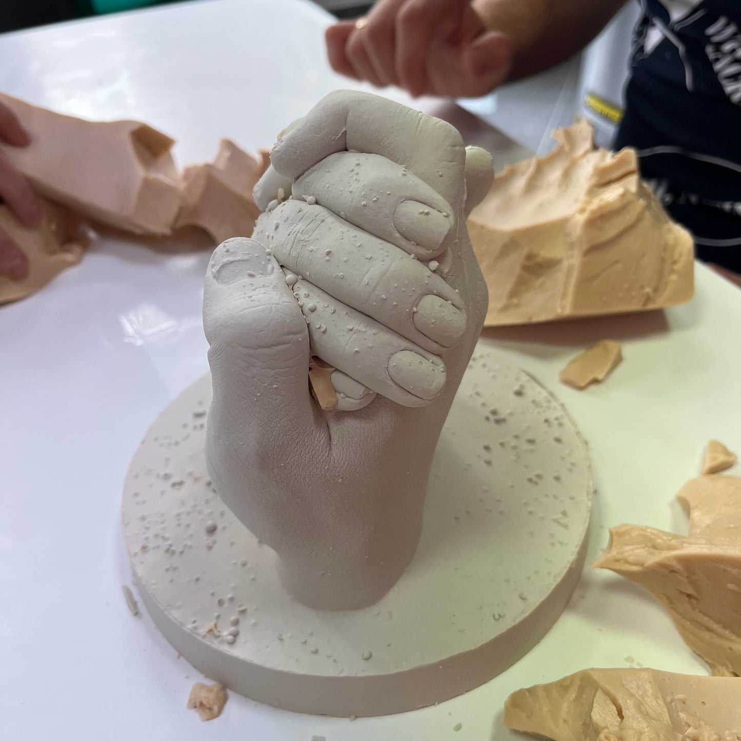 Hands sculpture | Plaster workshop