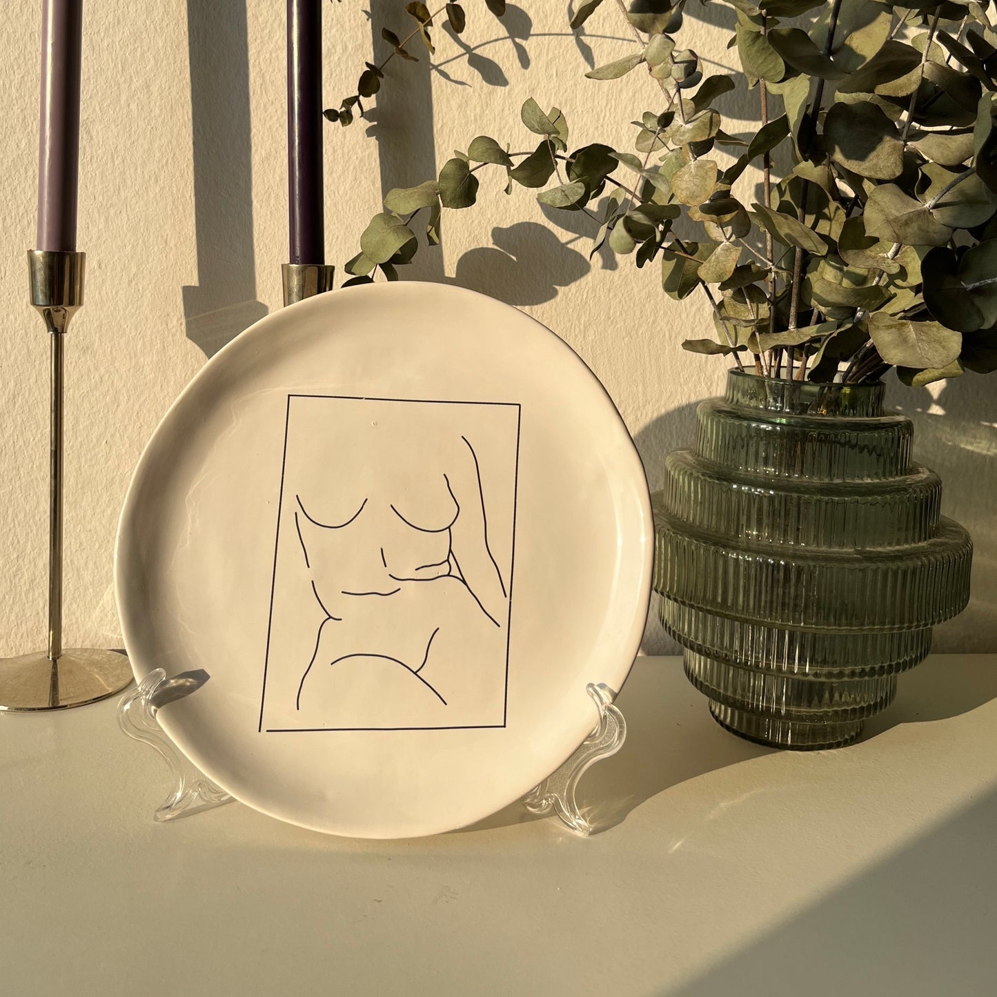 Ceramic plate "Woman in frame"