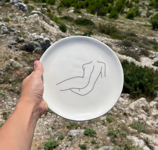 Ceramic plate "Laying body"