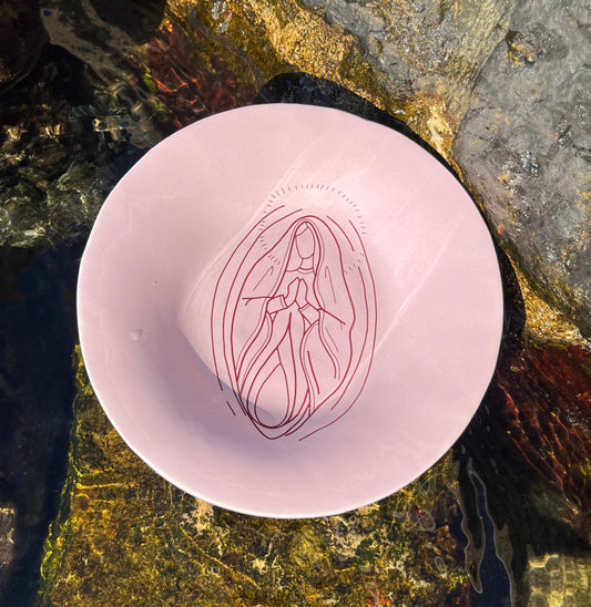 Ceramic plate "Mother vulva"