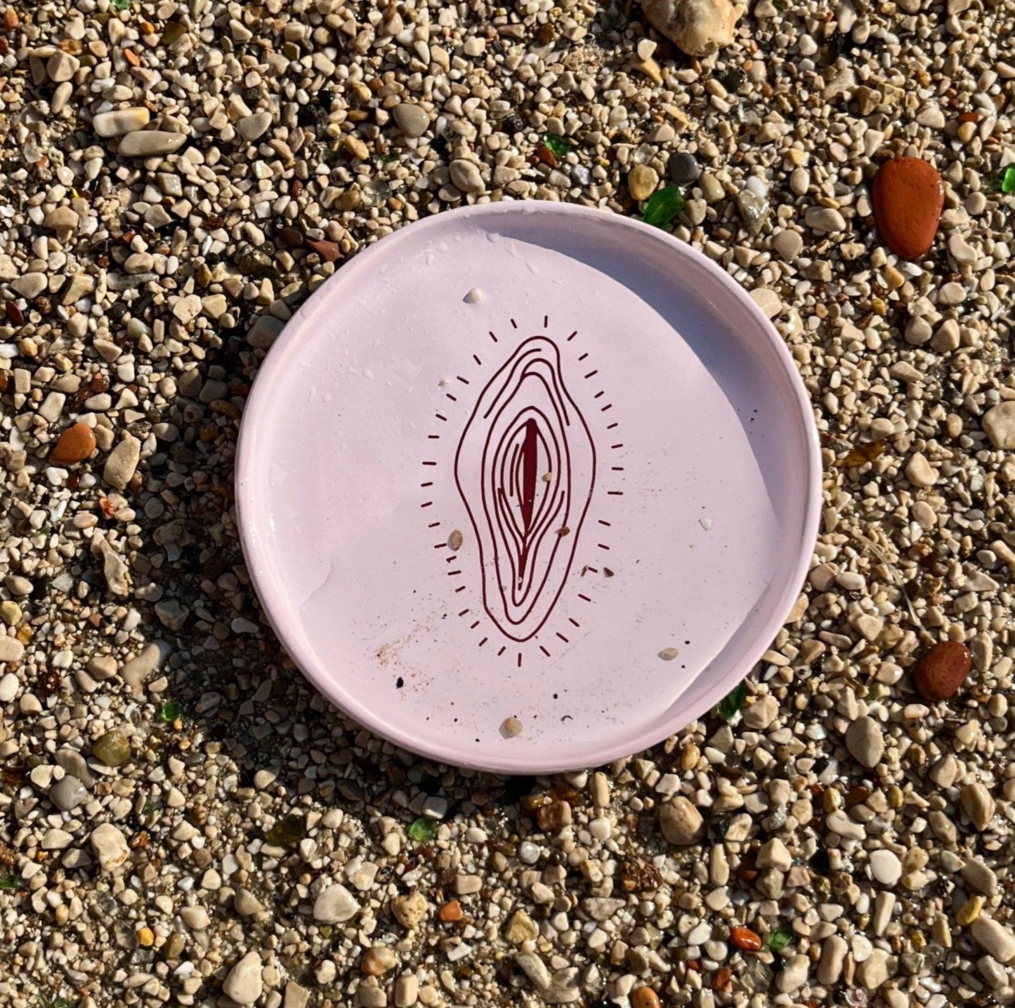 Ceramic plate "Vulva"